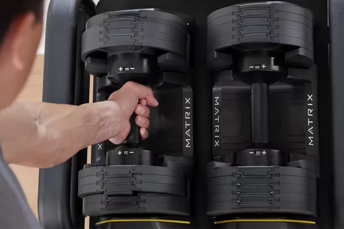 Nastavitelné jednoruční činky Matrix Fitness DB32 - rýhovaná rukojeť